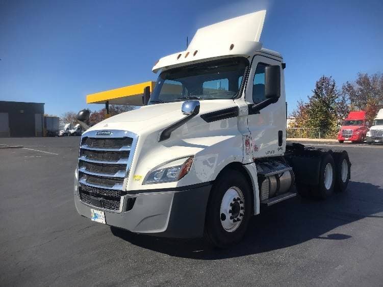 2018 Freightliner Cascadia image 2