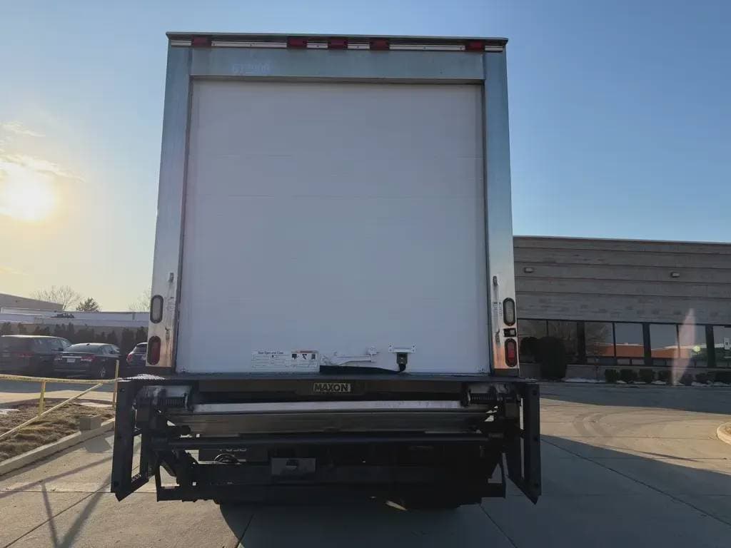 Used 2015 FREIGHTLINER Reefer/Refrigerated Truck, Expeditor-Hotshot, Catering Truck - Food Truck - BUSINESS CLASS M2 106  image 6