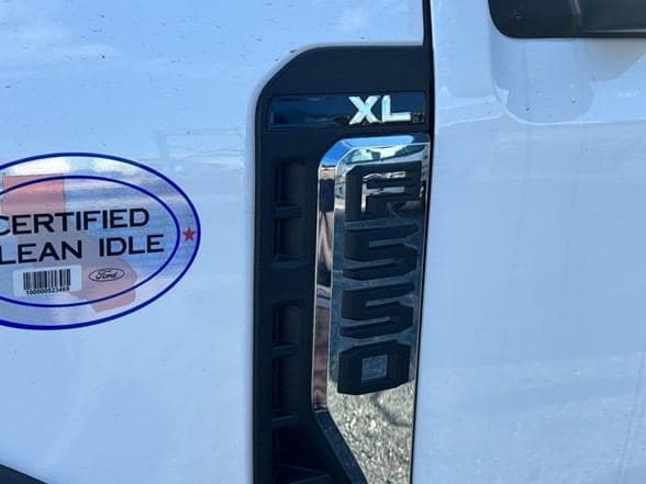 2024 Ford F550 image 9