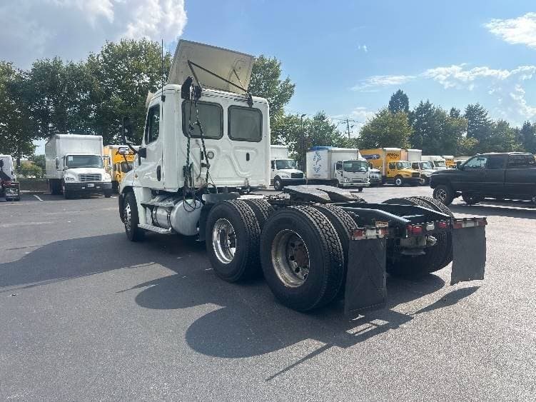 2018 Freightliner Cascadia image 8