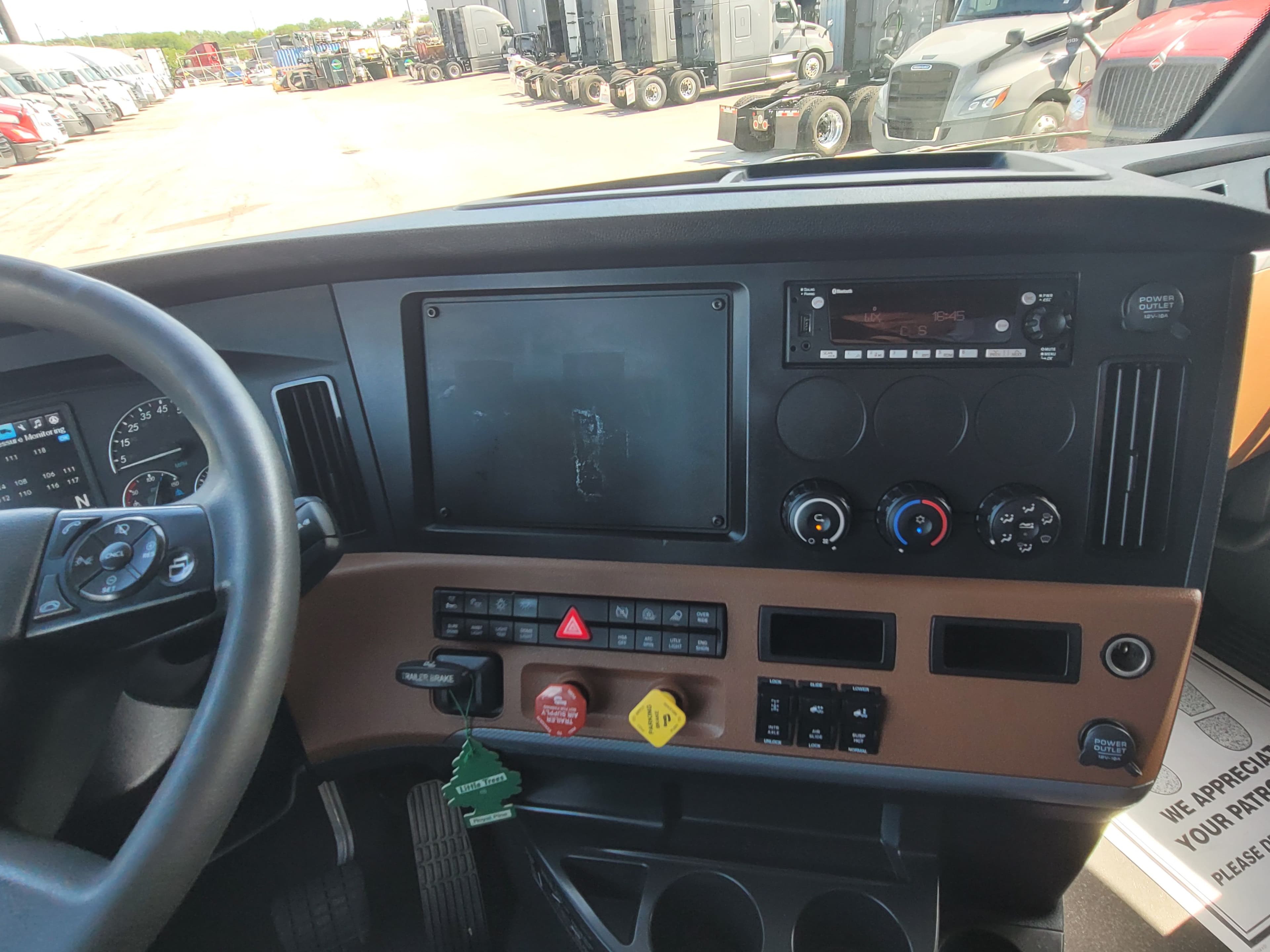 2022 Freightliner Cascadia 126 image 11