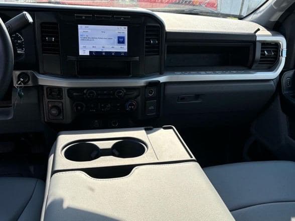 2024 Ford F550 image 17
