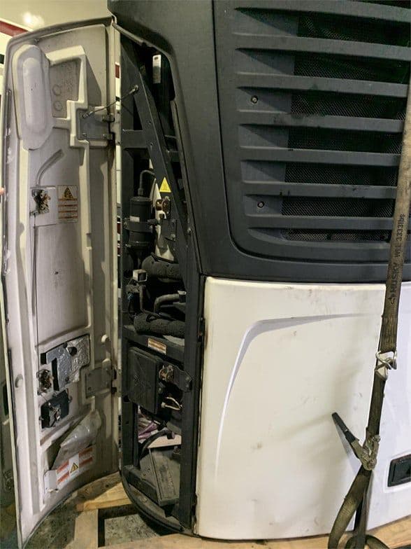 2017 CARRIER 7500 X4 W/ FUEL TANK image 4