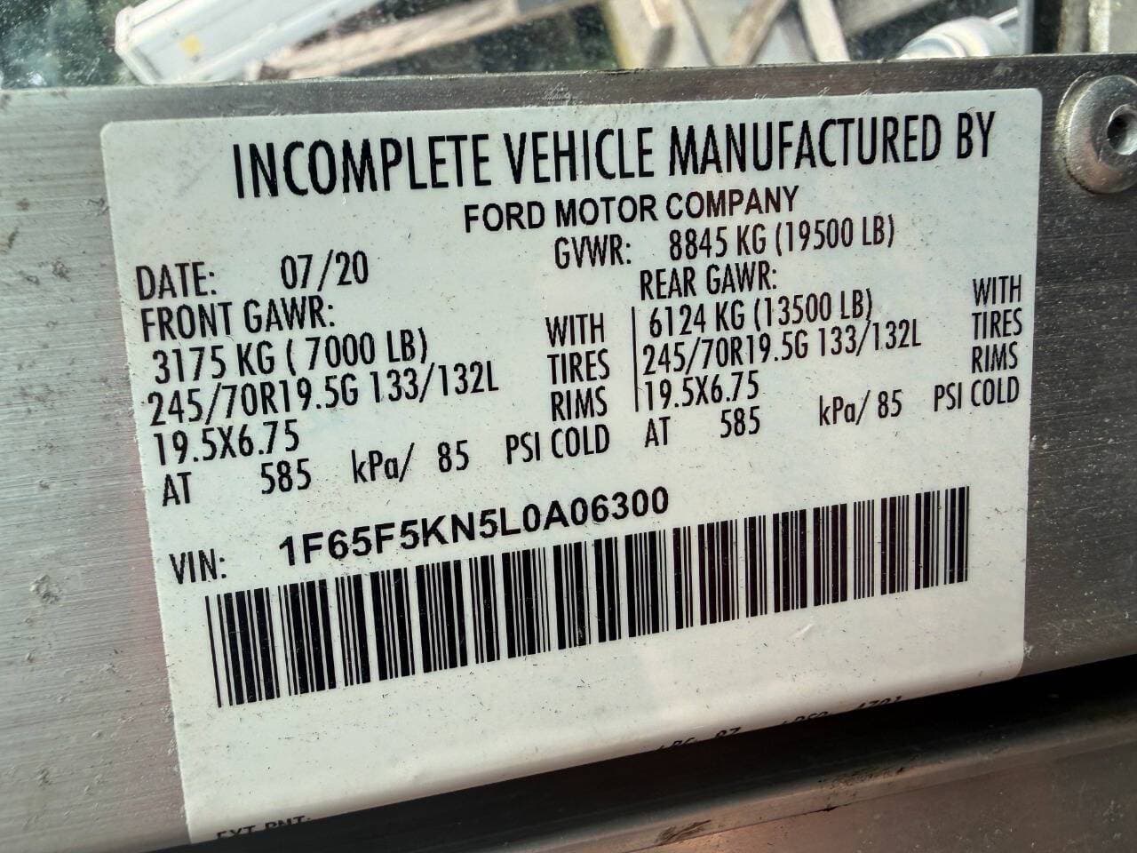 2020 Ford Stripped Chassis image 18