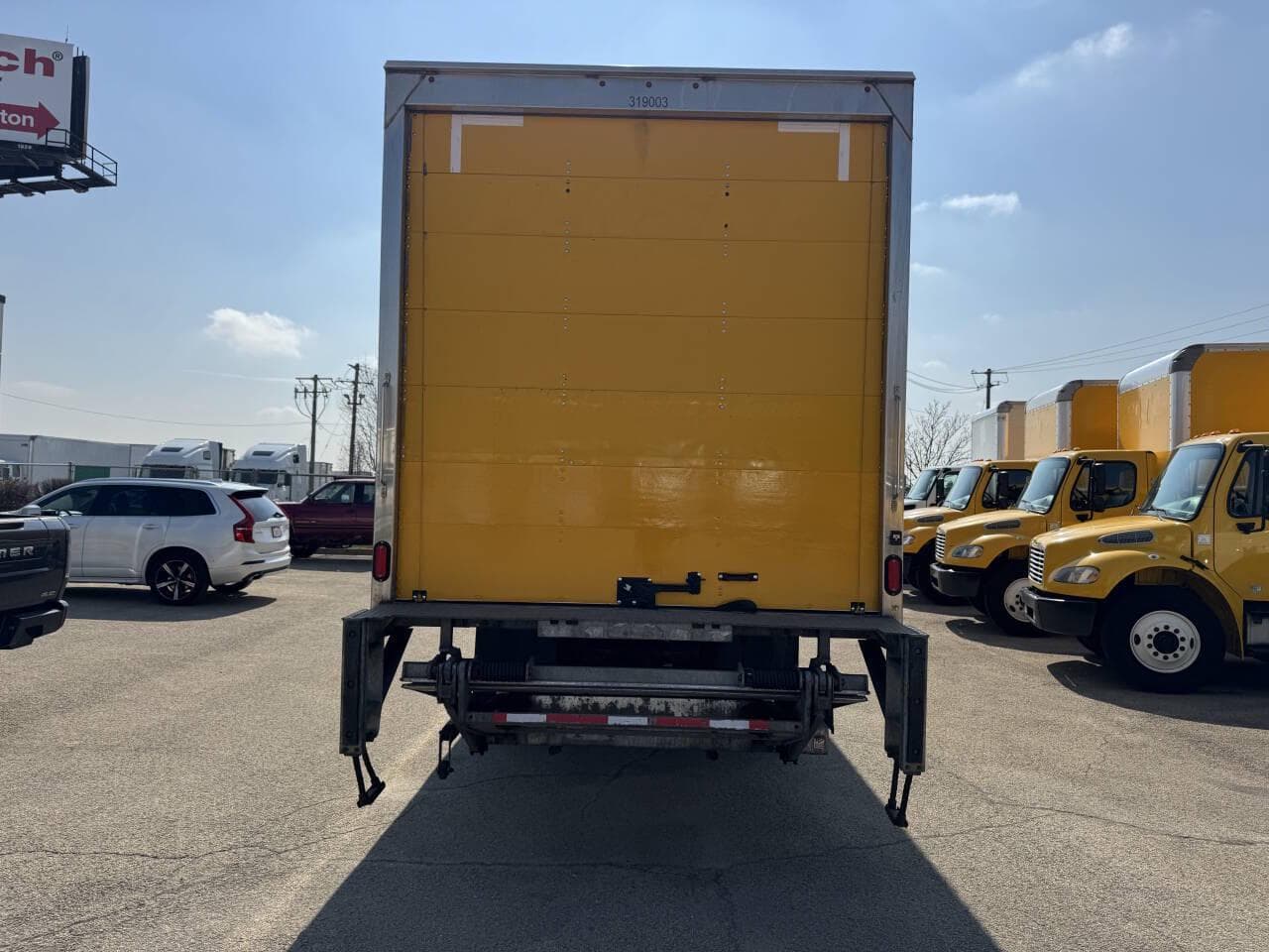 2019 Freightliner M2 106 image 6