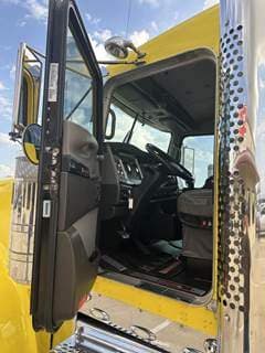 2021 Kenworth W9 Series image 9