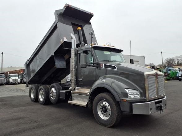 2025 Kenworth T880 image 2