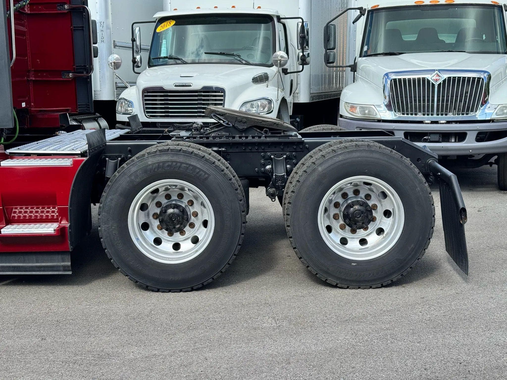 2021 Volvo VNL image 19