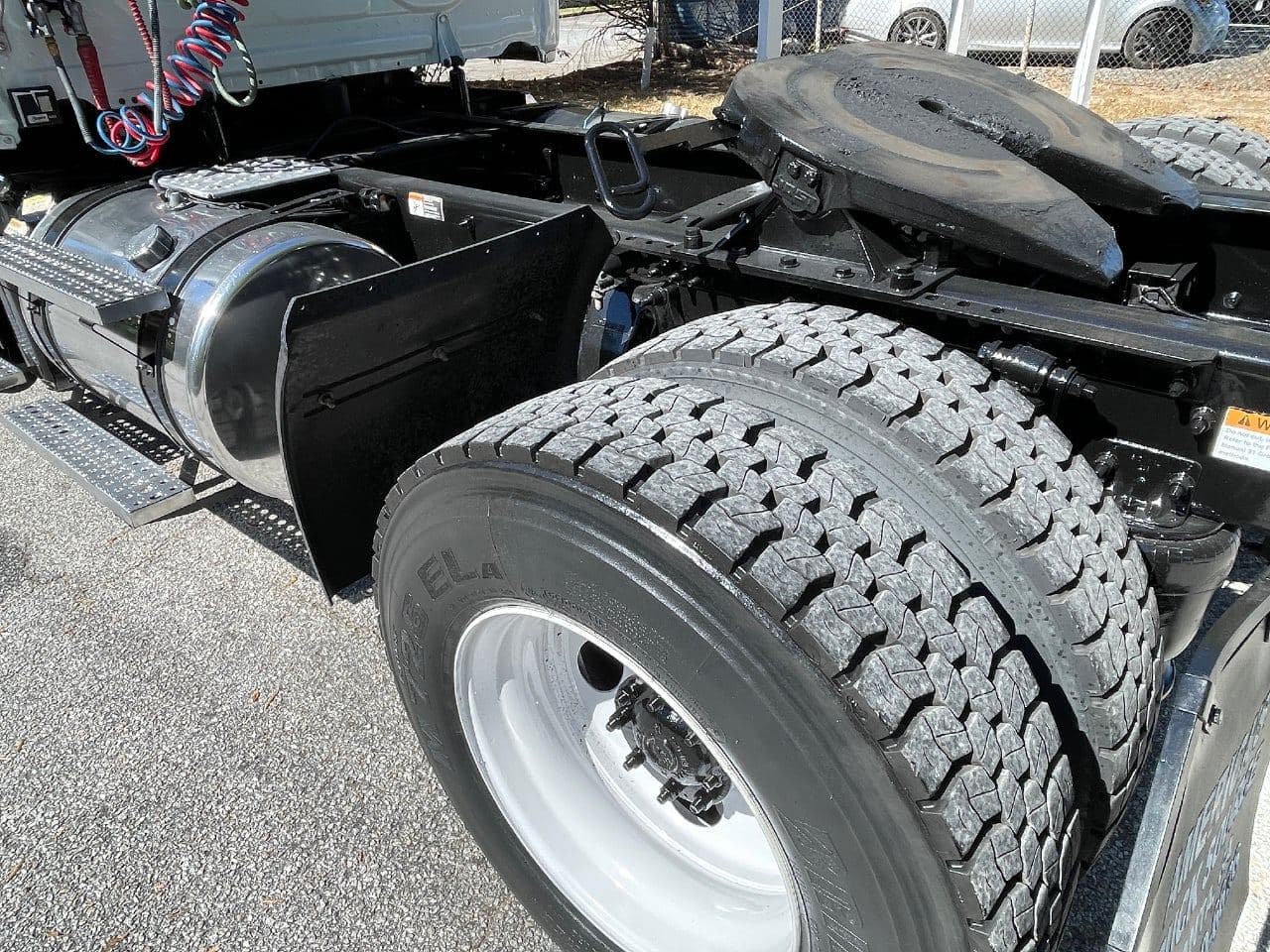 2019 Freightliner Cascadia 125 image 12