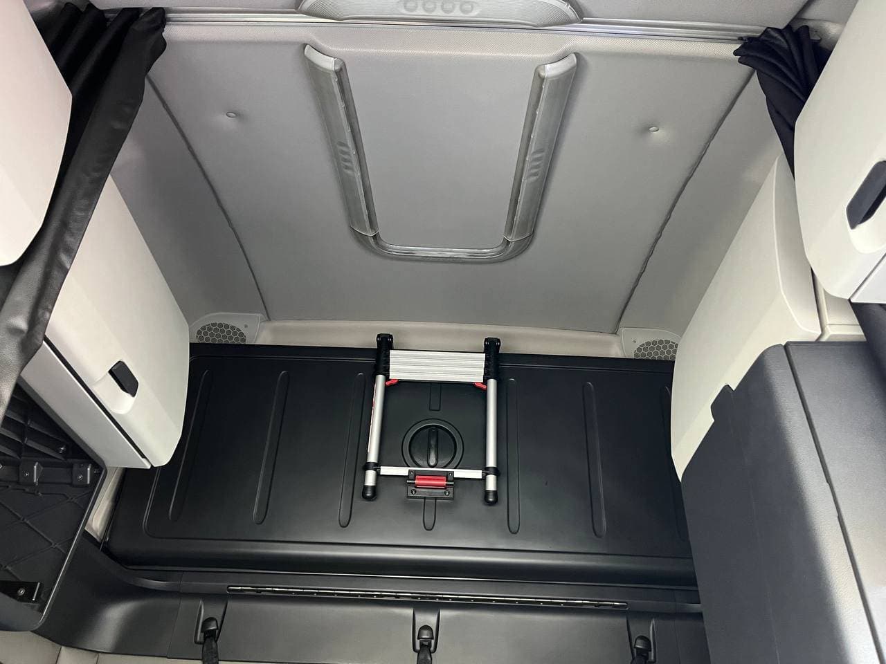 2020 Freightliner Cascadia 126 image 17