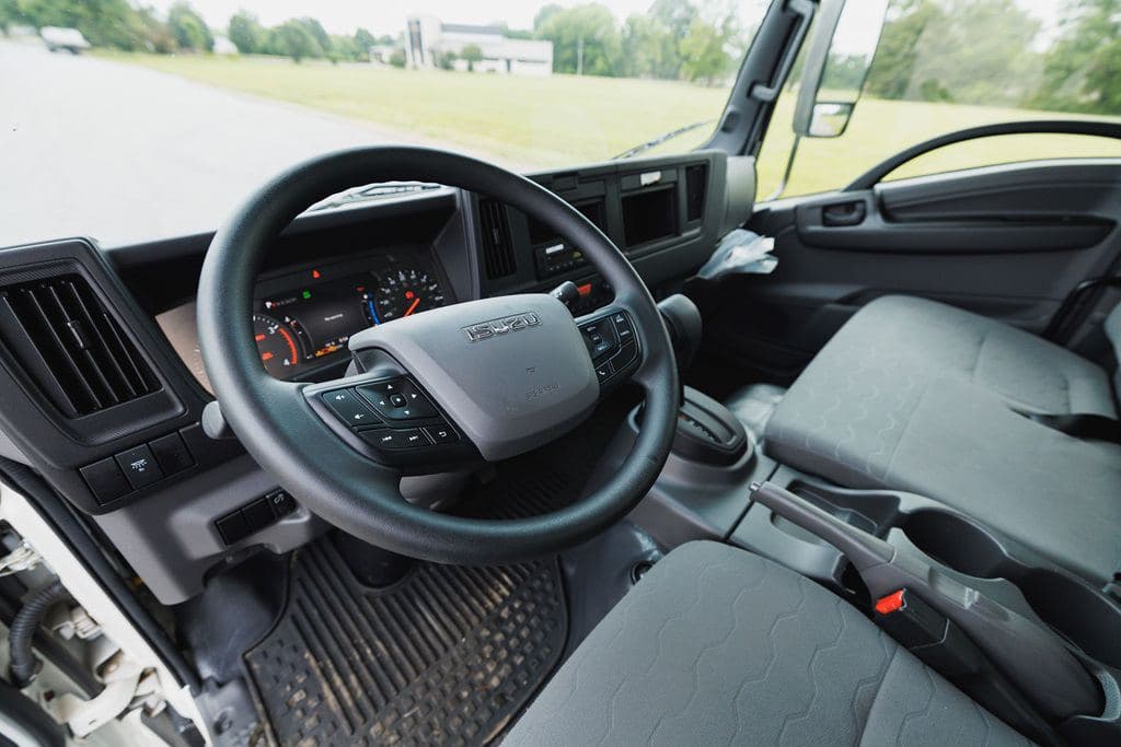 New 2025 ISUZU NRR image 14