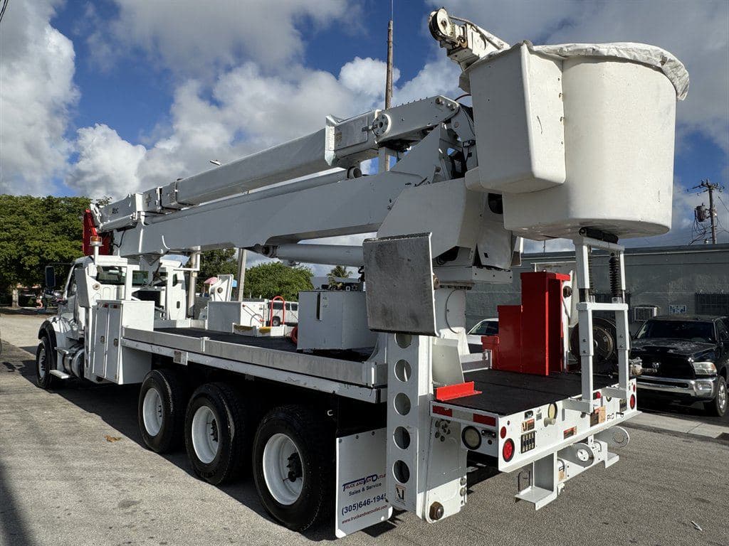 2015 Freightliner M2-112 image 11