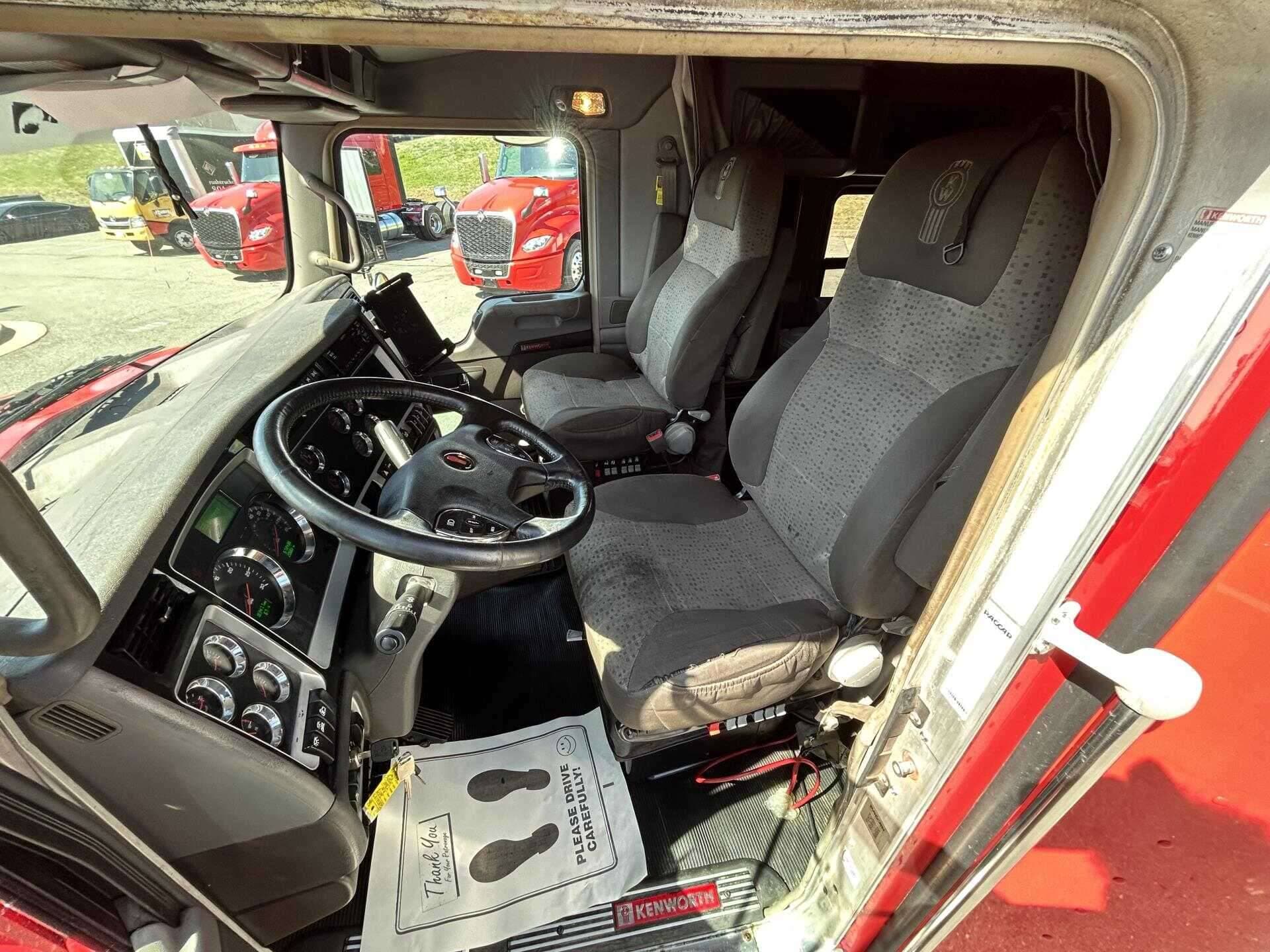 2019 Kenworth T8 Series image 15