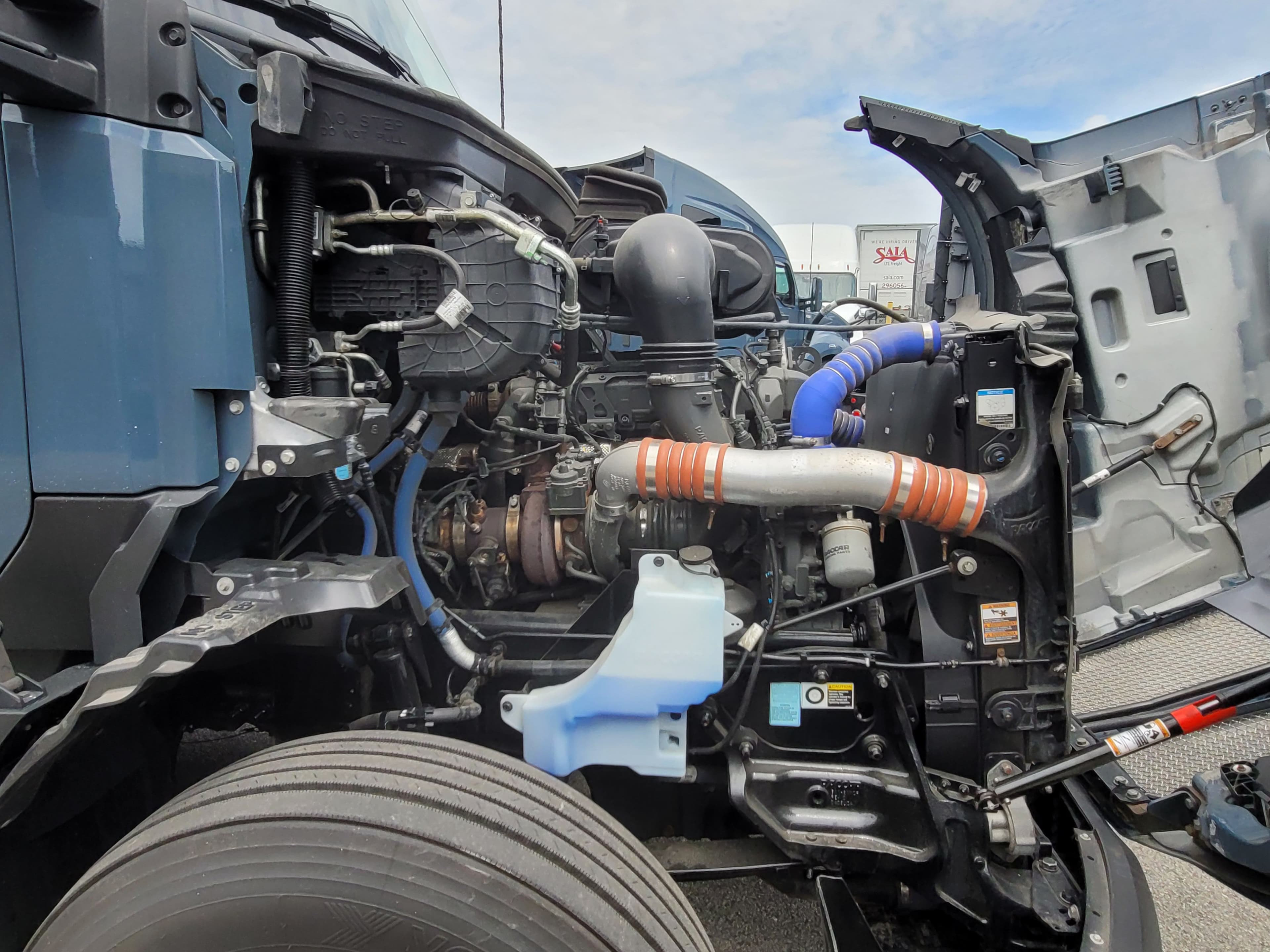 2023 Kenworth T680 image 7