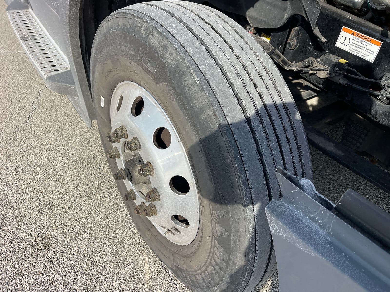 2022 Freightliner Cascadia image 11