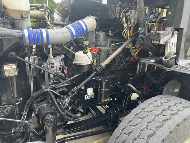 2021 Kenworth T880 image 6