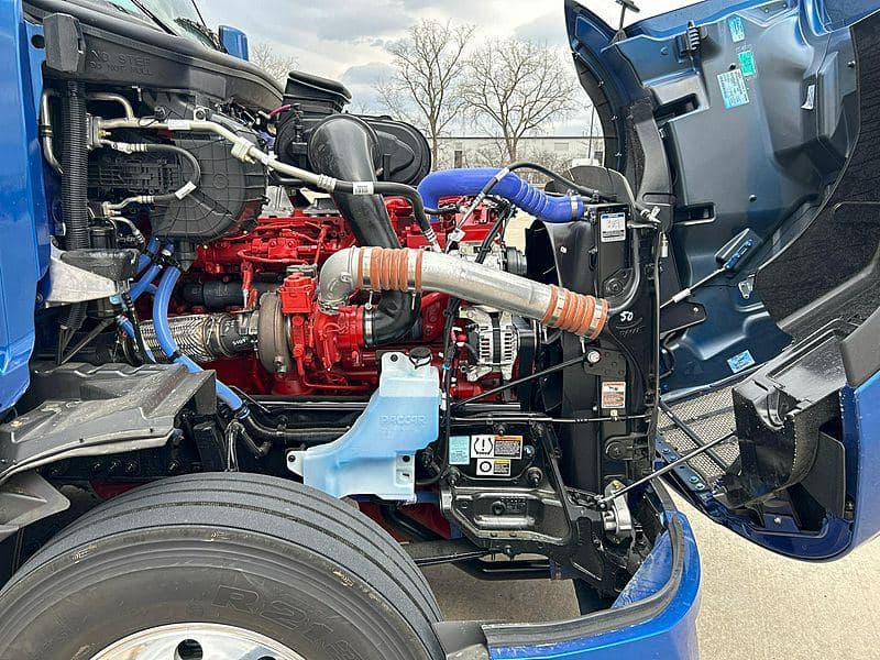 2027 Peterbilt 579 image 6