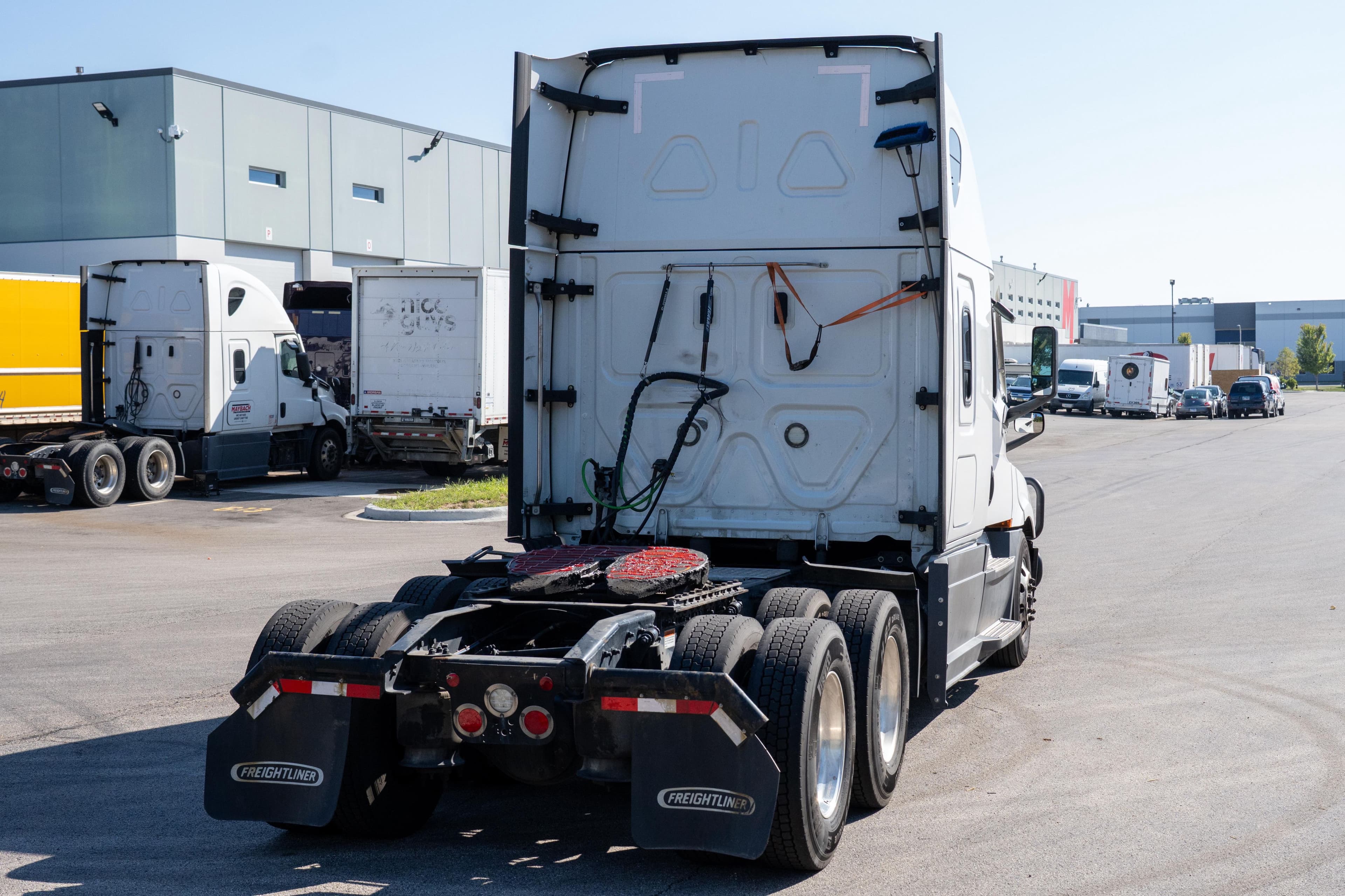 2022 Freightliner Cascadia image 3