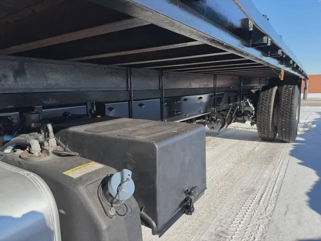 Used 2018 FREIGHTLINER Flatbed Truck, Stake Bed, Contractor Truck - BUSINESS CLASS M2 106 For Sale image 9