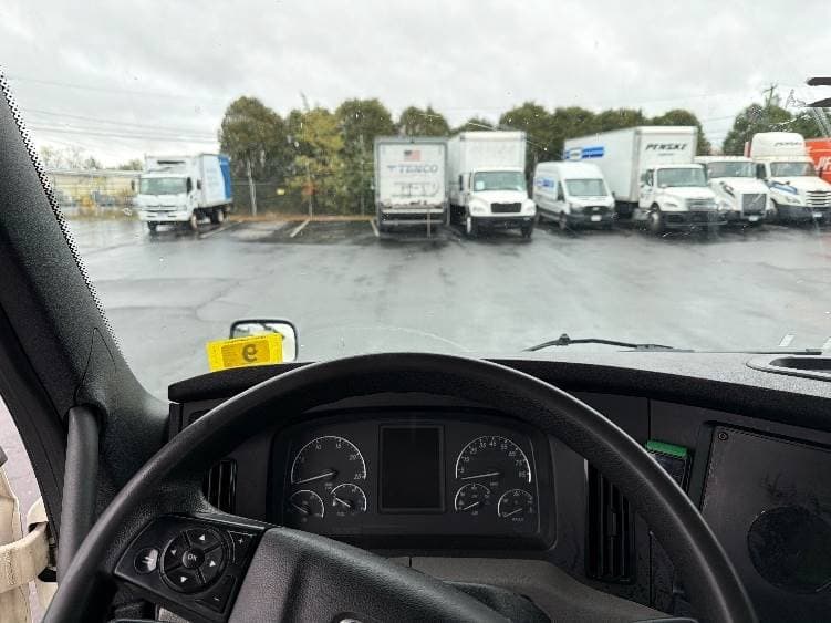 2019 Freightliner Cascadia 126 Day Cab Truck - 435HP, 12 Speed Automatic image 11