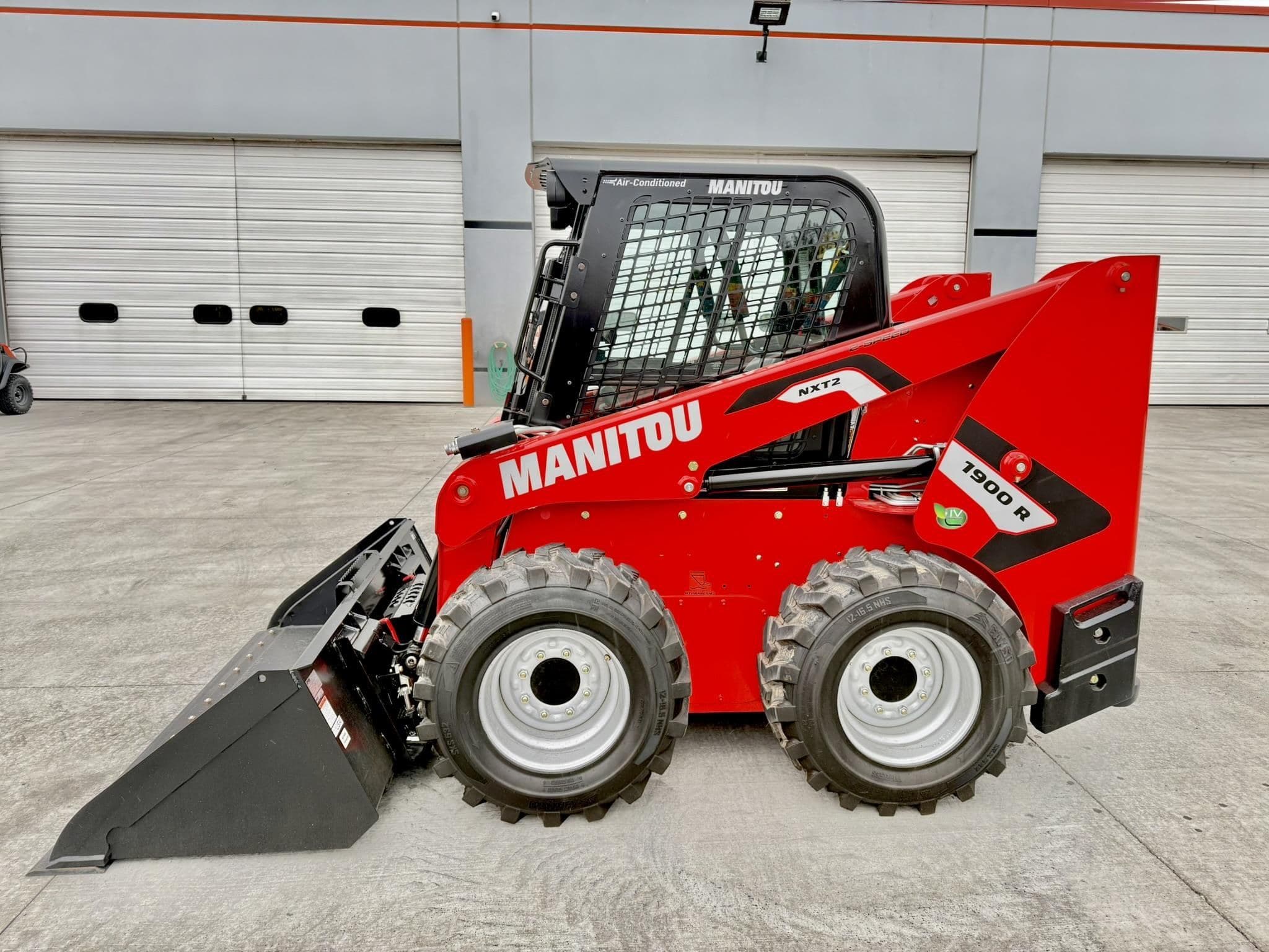 2025 MANITOU 1900R SL4642 Premium Plus image 3