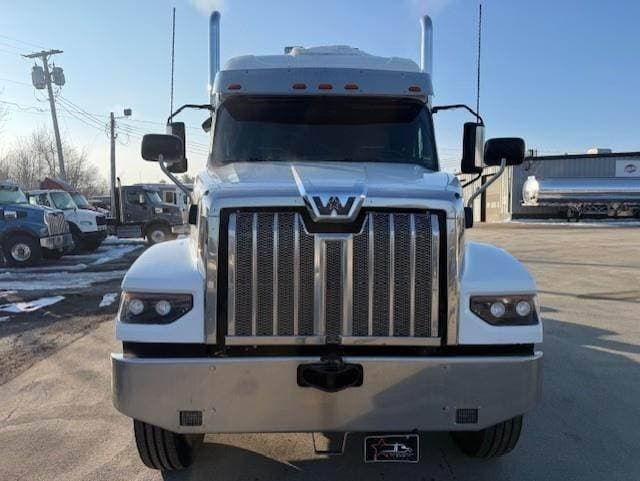 2023 Western Star 49X Chassis image 2
