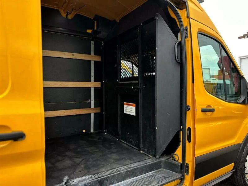 2020 Ford CF8000 image 9