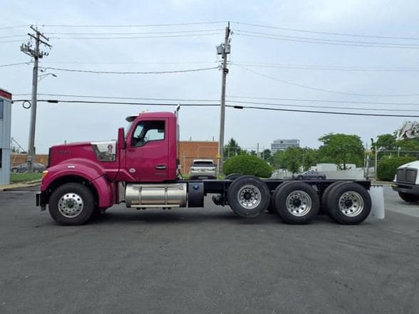 2026 Kenworth W990 image 9