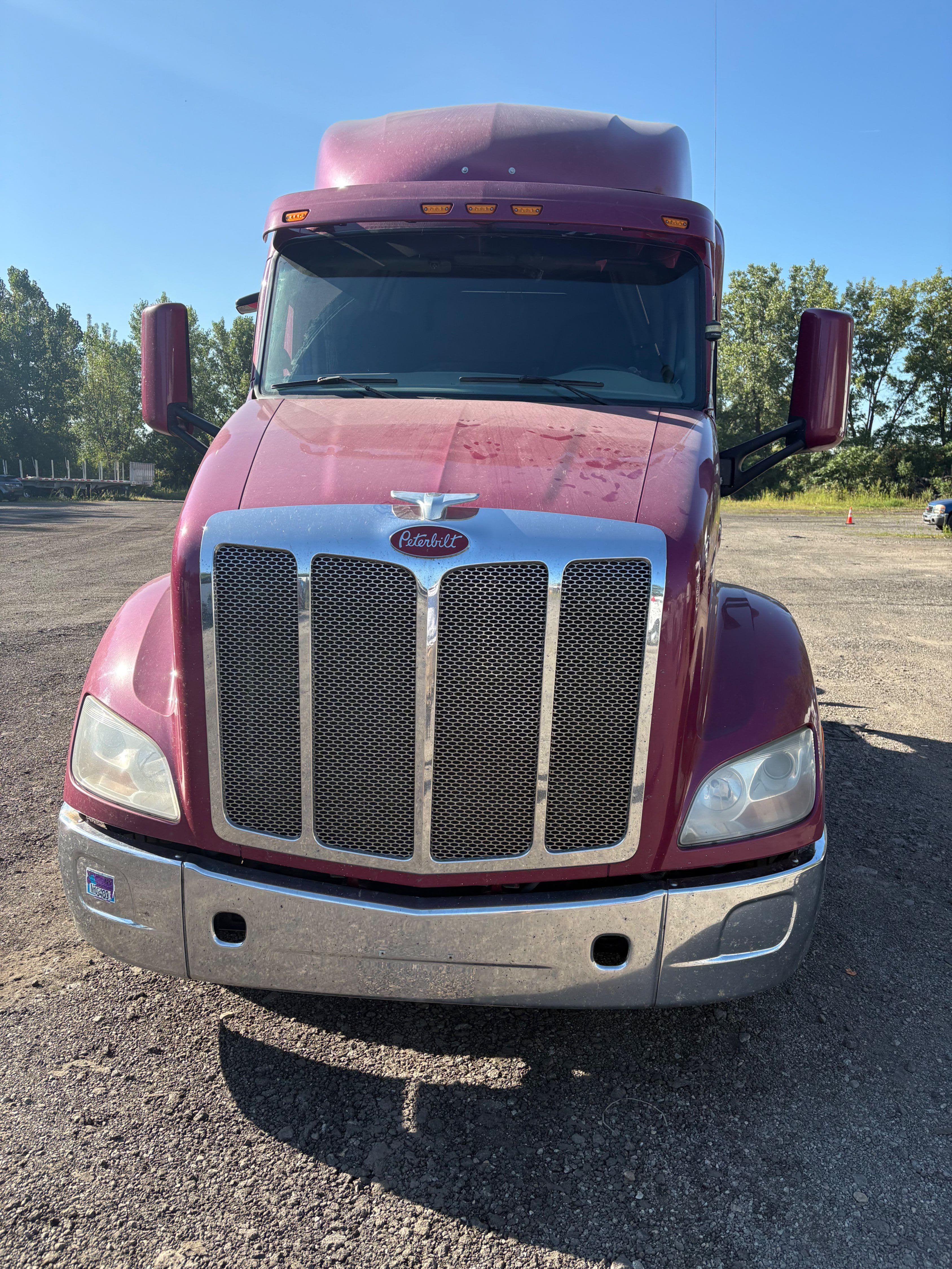 2018 Peterbilt 579 image 2