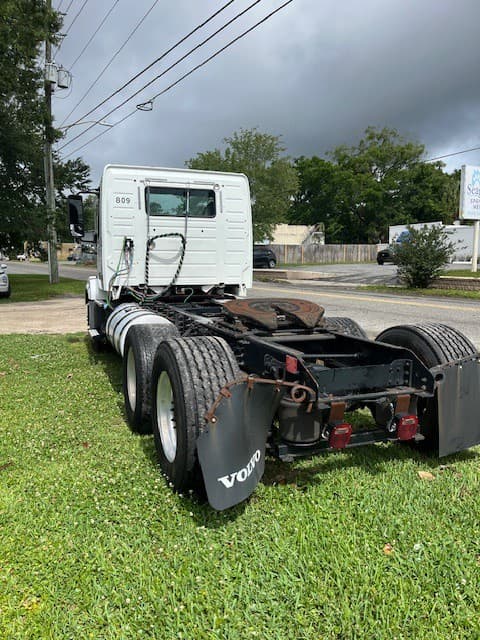 2016 Volvo VNL64T300 image 3