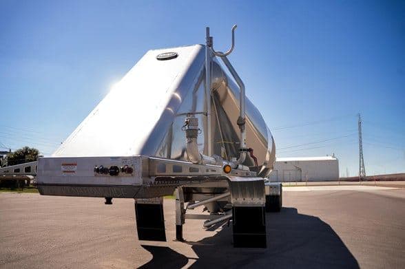 2026 Mac Trailer Mfg 1650 Cft image 7