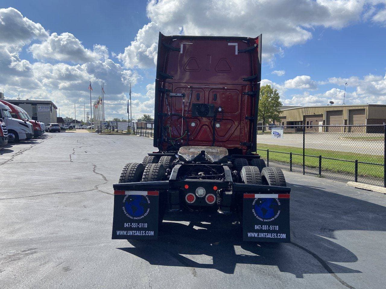 2020 FREIGHTLINER Cascadia CA126 Tandem Axle Sleeper image 7