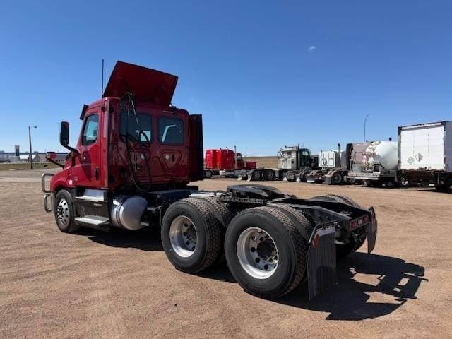 2020 Freightliner Cascadia 126 Day Cab Truck - Detroit 450HP, 12 Speed Dt12 Amt image 3