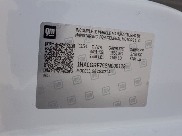 2025 Chevrolet Express 3500 Work Van Cutaway image 17