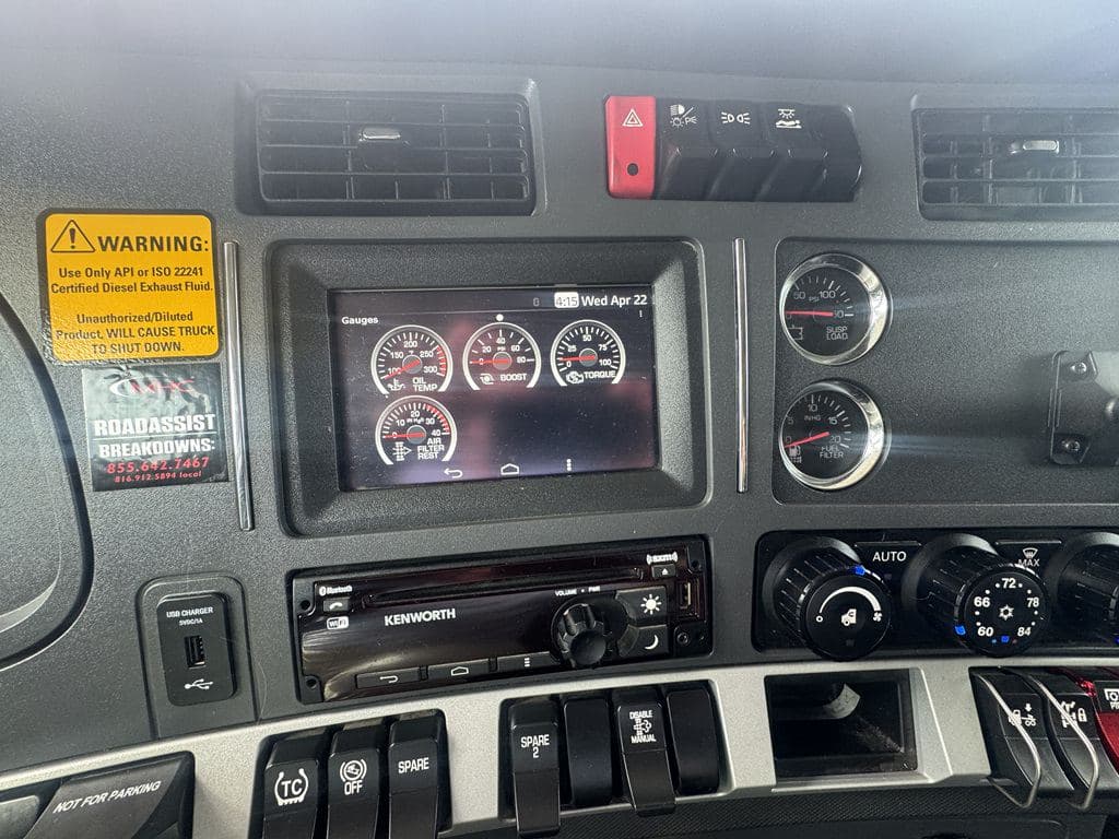 Used 2024 KENWORTH T880 image 18