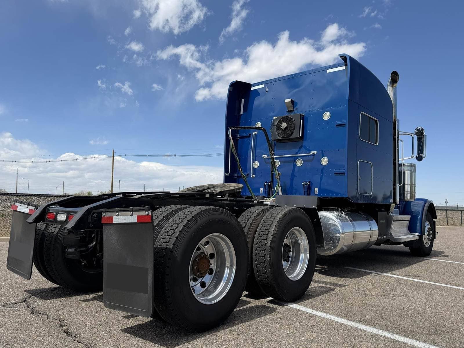 2022 Peterbilt 389 image 5