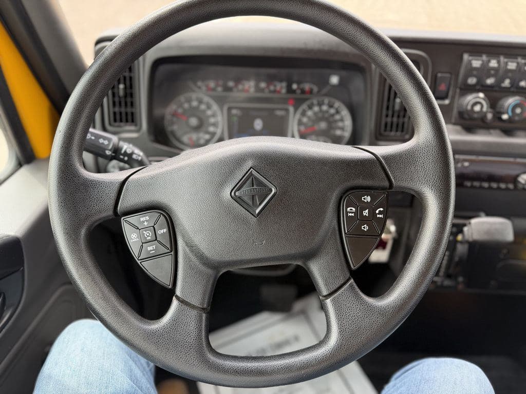 Used 2021 INTERNATIONAL MV607 image 24