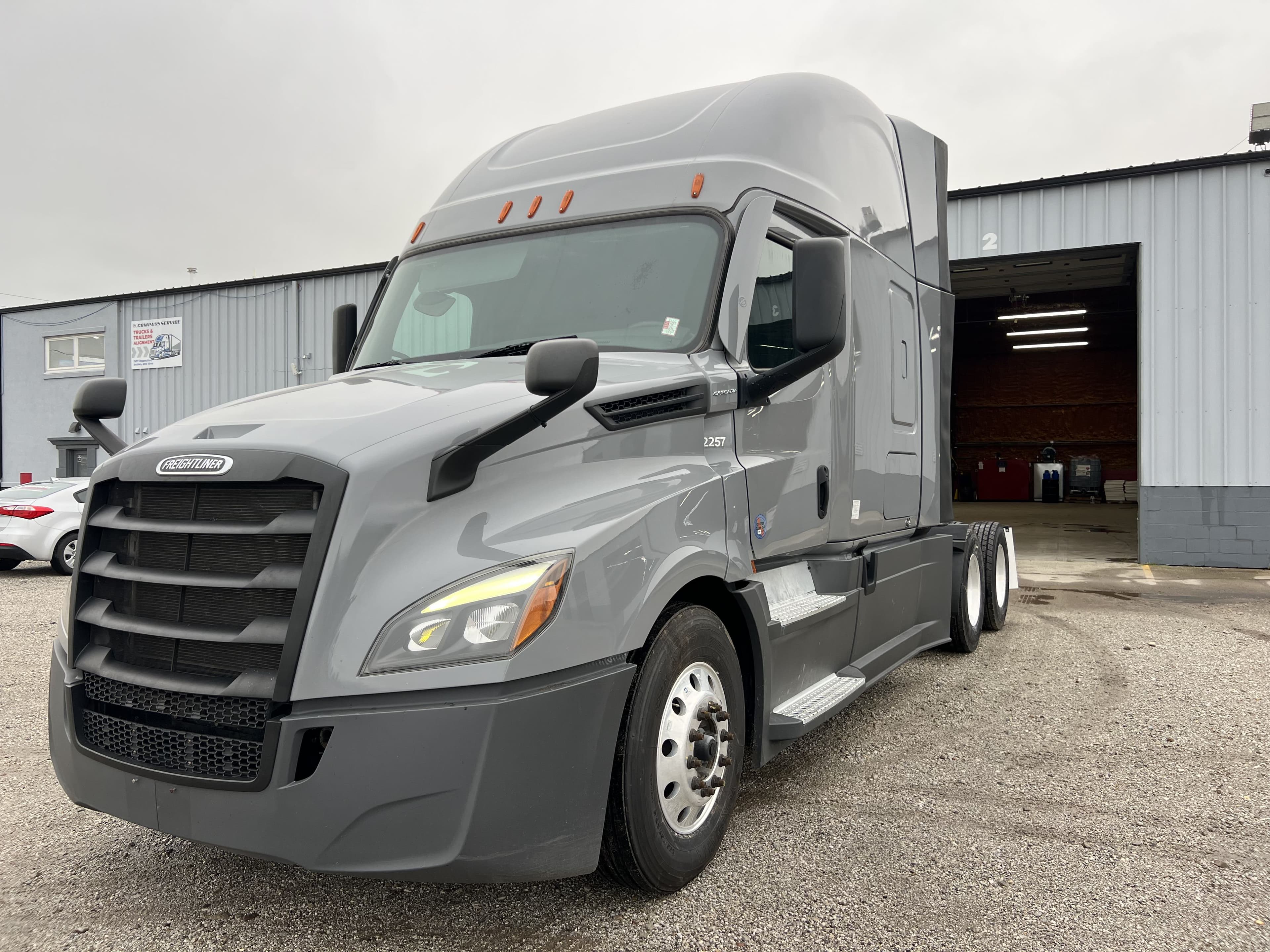 2022 Freightliner Cascadia 126 image 1