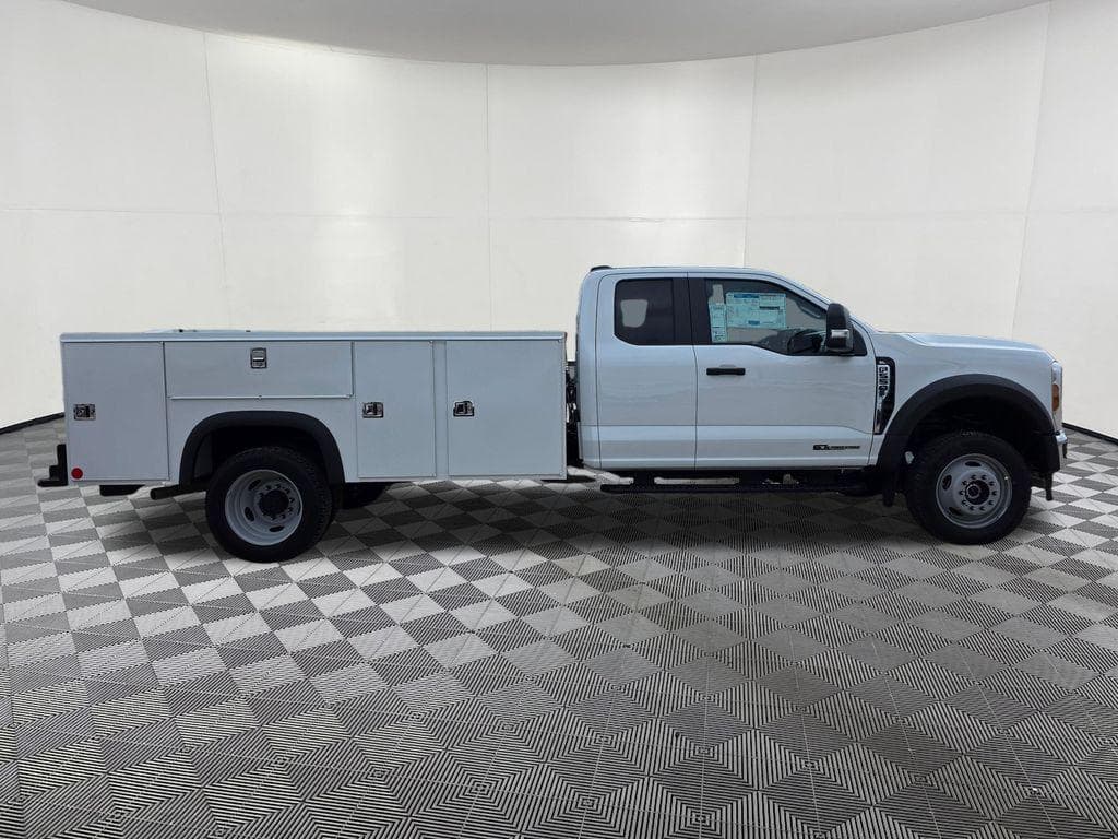 2026 Ford F-550SD XL Service Utility Body image 10