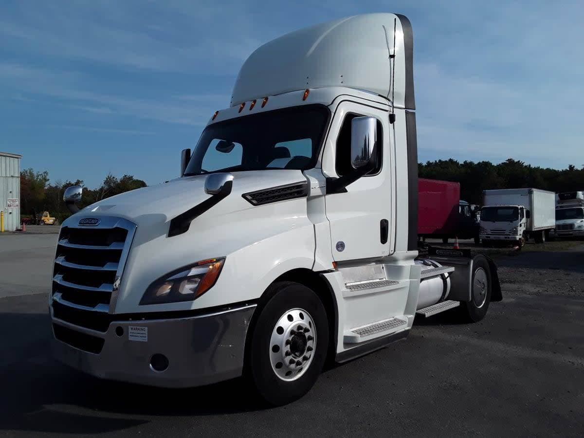 2020 Freightliner Cascadia image 1