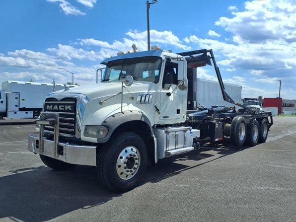 2020 Mack GRANITE 64FT image 11