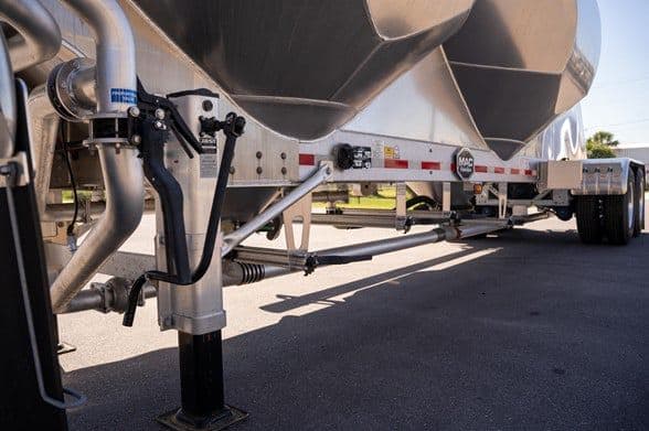 2026 Mac Trailer Mfg 1650 Cft image 7