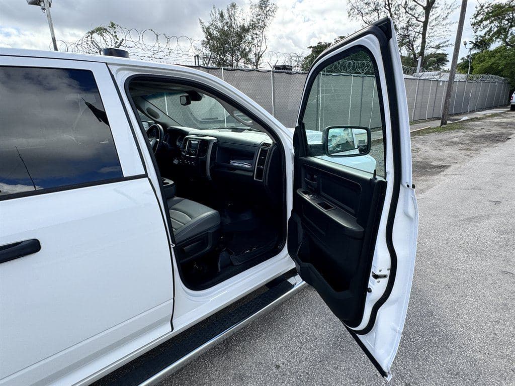 2020 Ram 1500 DS image 42