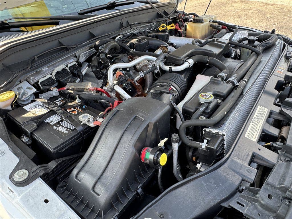 2016 Ford F550 image 40