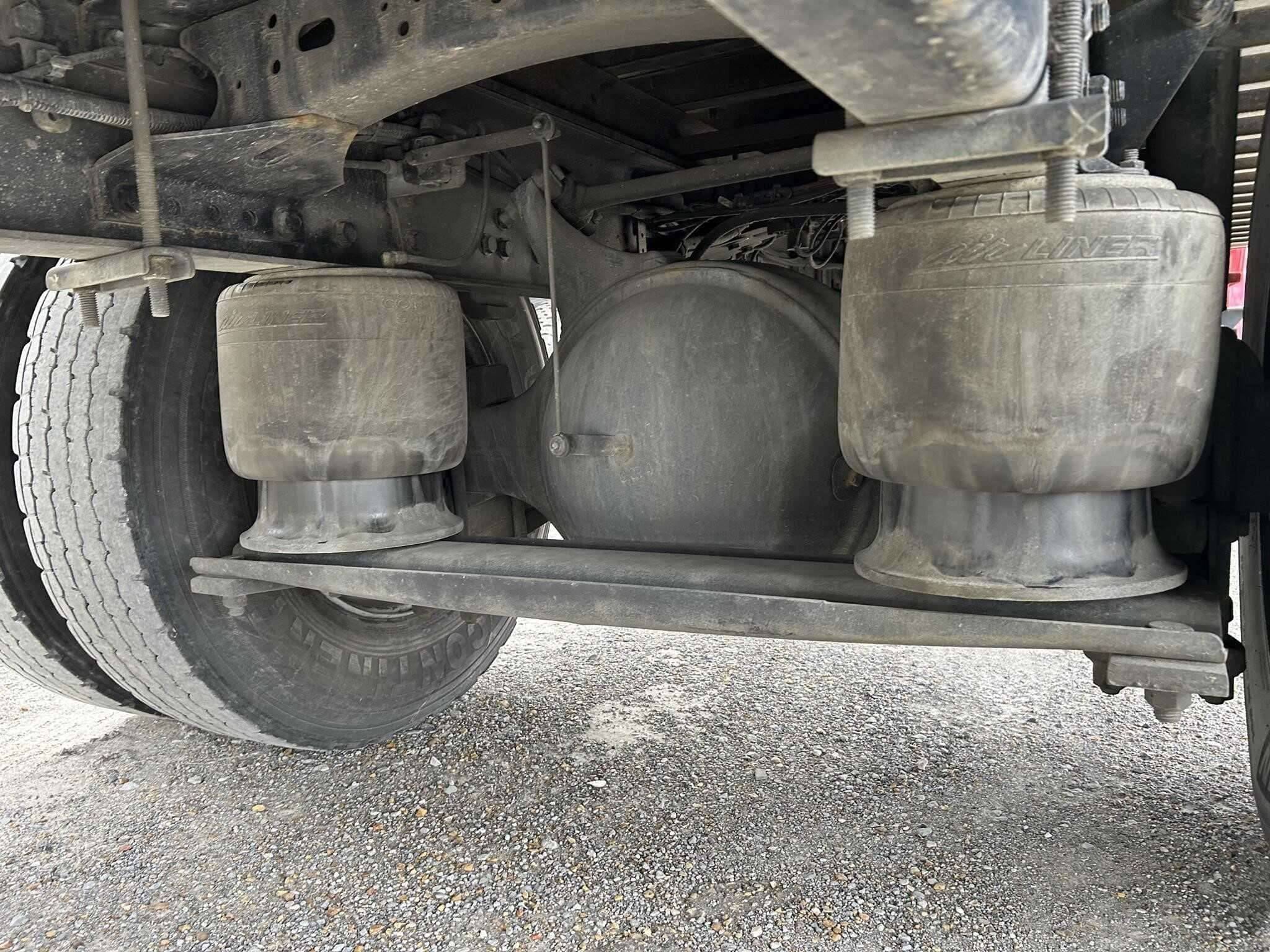 2018 Freightliner M2 image 5