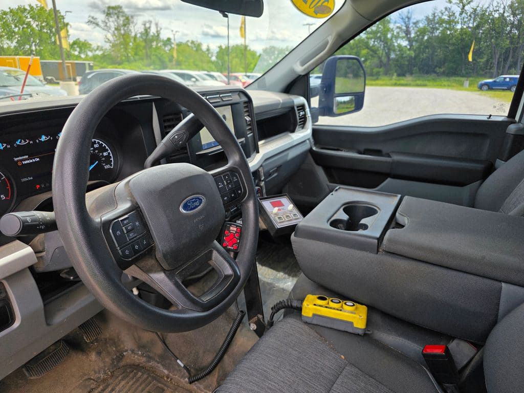 2023 Ford F-450SD XL DRW image 18
