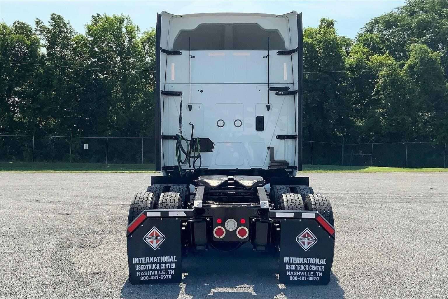2023 International LT62F image 5
