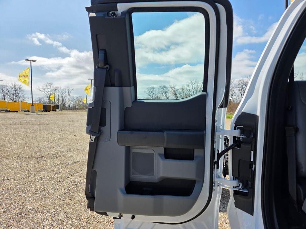 2026 Ford F-450SD XL DRW image 29