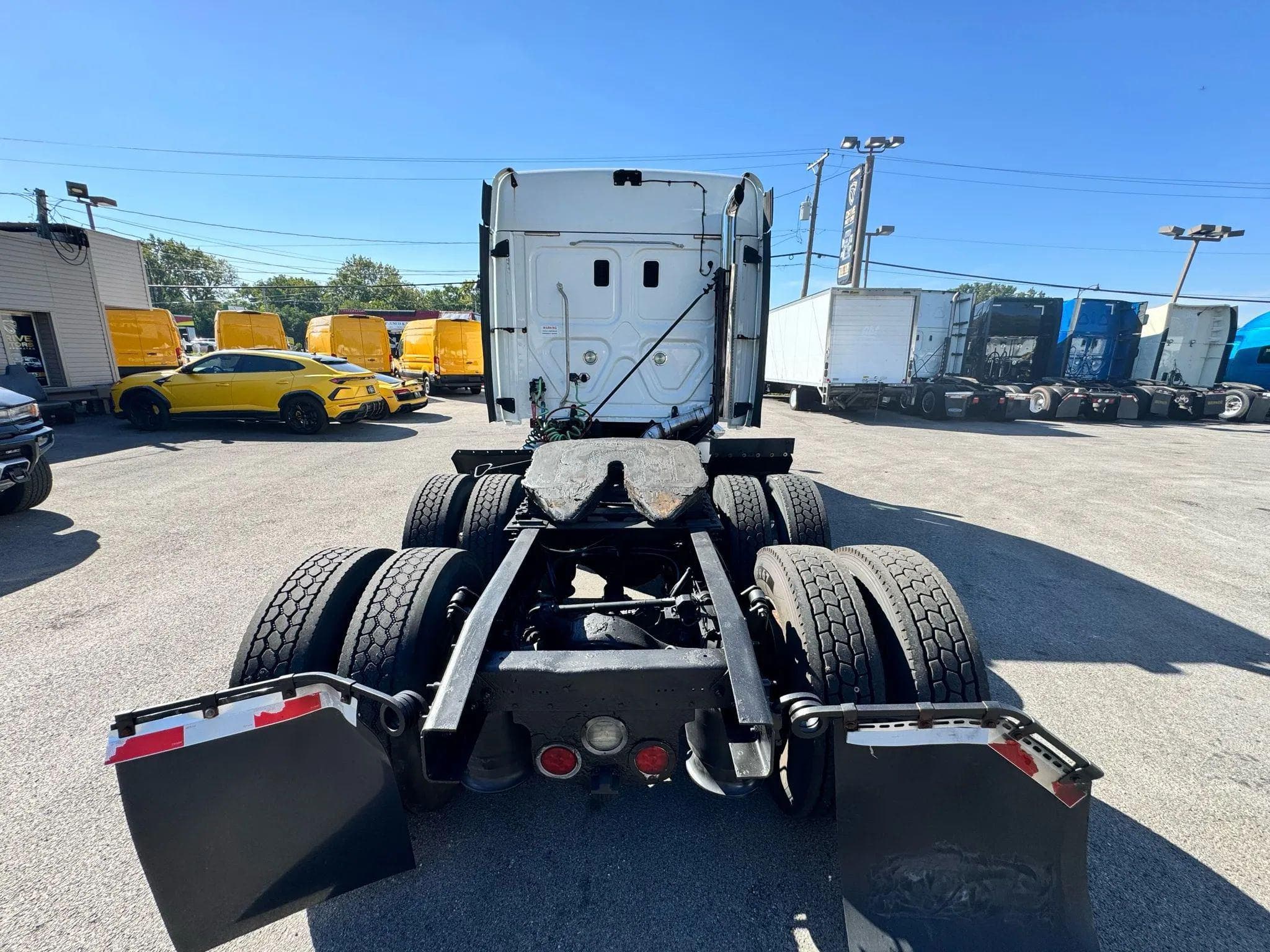 2016 Freightliner Cascadia image 18