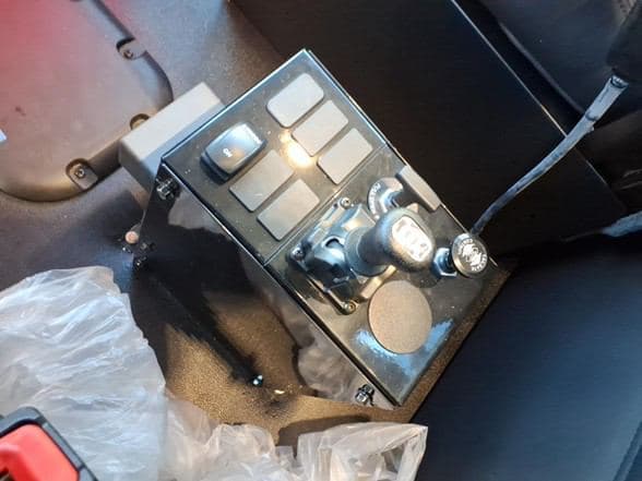 2026 Kenworth T880 image 15